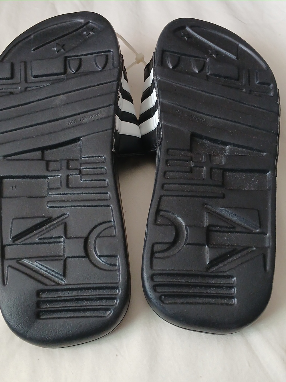 Adidas Adissage Slides - Picture 4 of 4